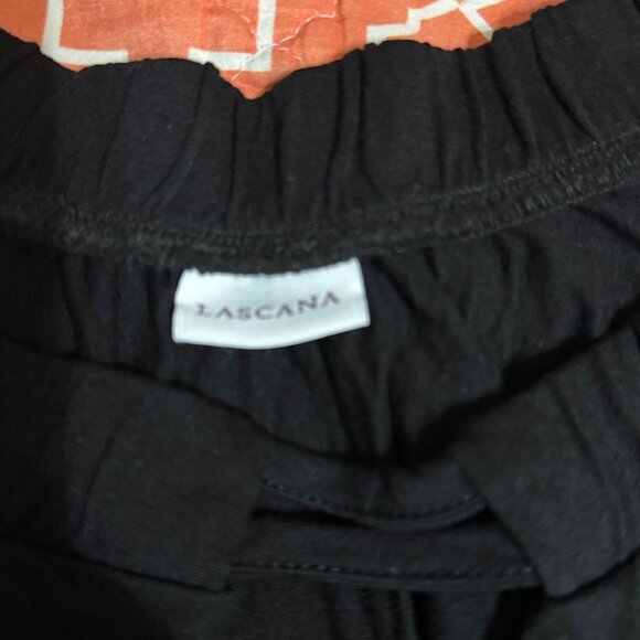 Black Las Cana romper with tie waist - Picture 2 of 3